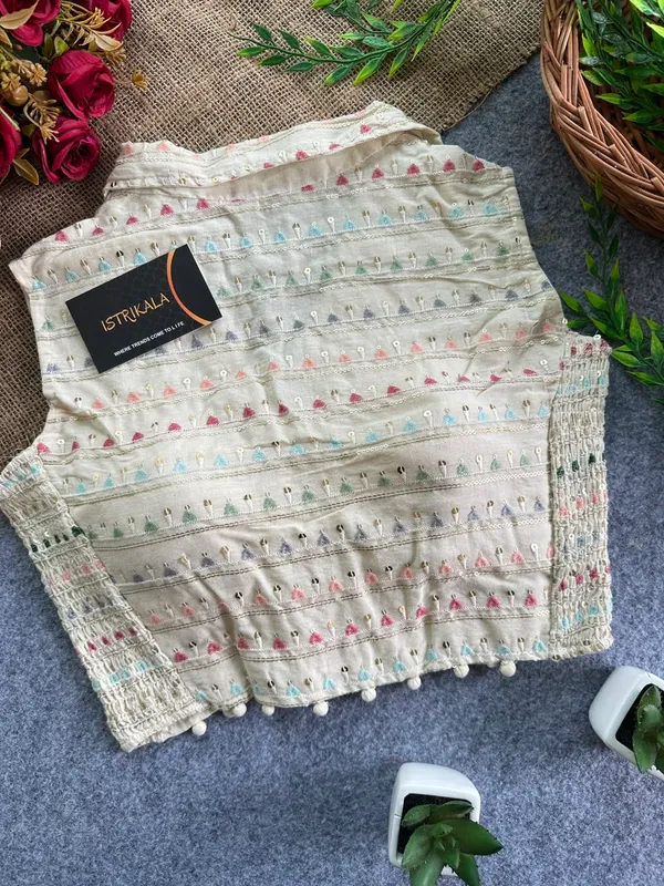 Trellis_Bloom_Embroidered_Cotton_Collar_Blouse