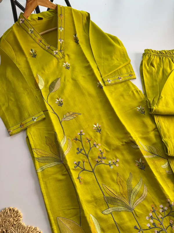Women’s_Embroidered_Kurta_Pant_Set_|_Floral_V-Neck_Ethnic_Wear