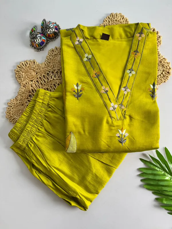 Women’s_Embroidered_Kurta_Pant_Set_|_Floral_V-Neck_Ethnic_Wear