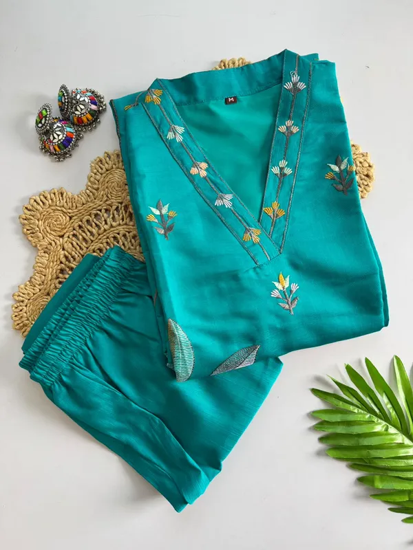 Women’s_Embroidered_Kurta_Pant_Set_|_Floral_V-Neck_Ethnic_Wear