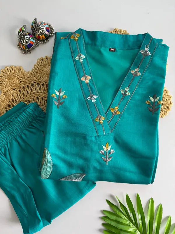 Women’s_Embroidered_Kurta_Pant_Set_|_Floral_V-Neck_Ethnic_Wear