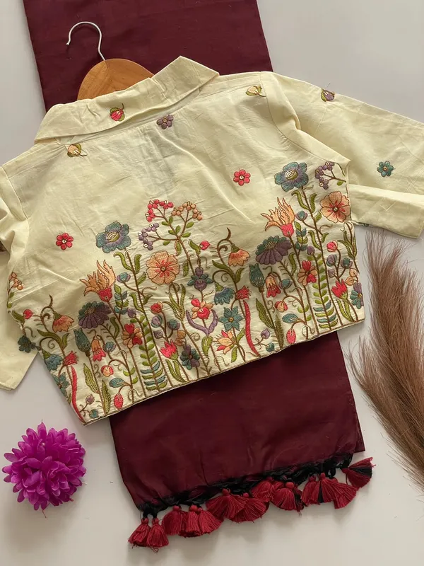 Khadi_Cotton_Saree_Set_with_Ajrakh_Cotton_Stitched_Blouse