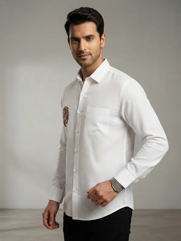 Bolliq_Premium_lion_Embroidery_White_100%_Cotton_Linen_Shirt