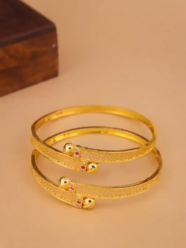 Golden_Aura_Cutwork_Bangles_??Elegant_Texture_With_Stone_Highlights