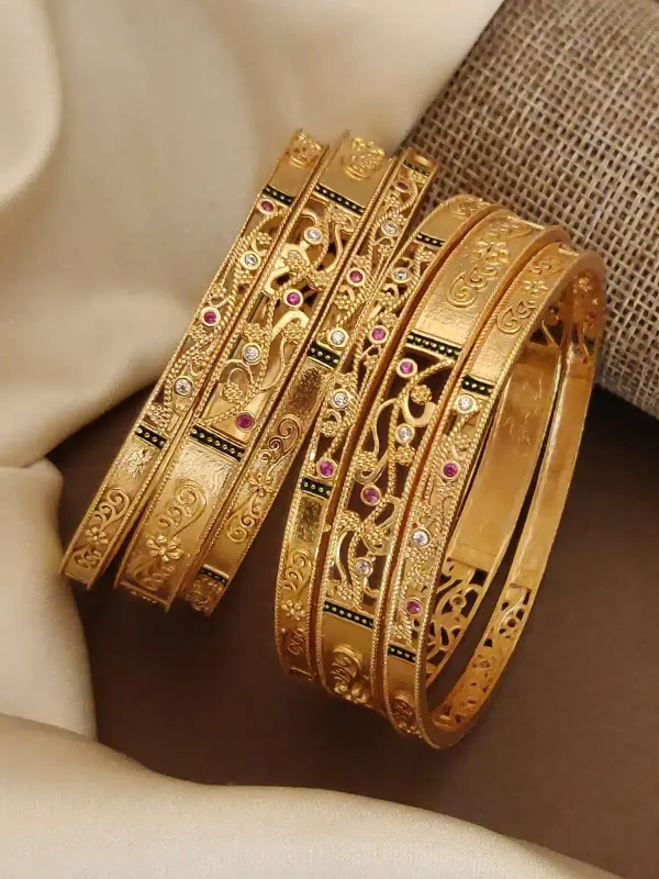 Royal_Antique_Gold_Bangles_With_Ruby_&_Diamond_Accents_(Set_Of_6)