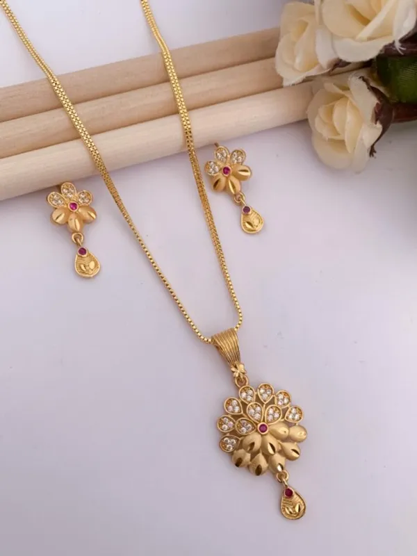 Gold-Plated_Cubic_Zirconia-Studded__Fancy_Flower_Pendent_Set