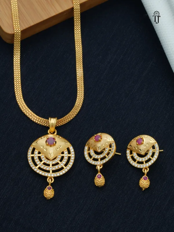 Elegant_Gold_Plated_Ruby_&_Diamond_Designer_Pendant_Set_For_Women
