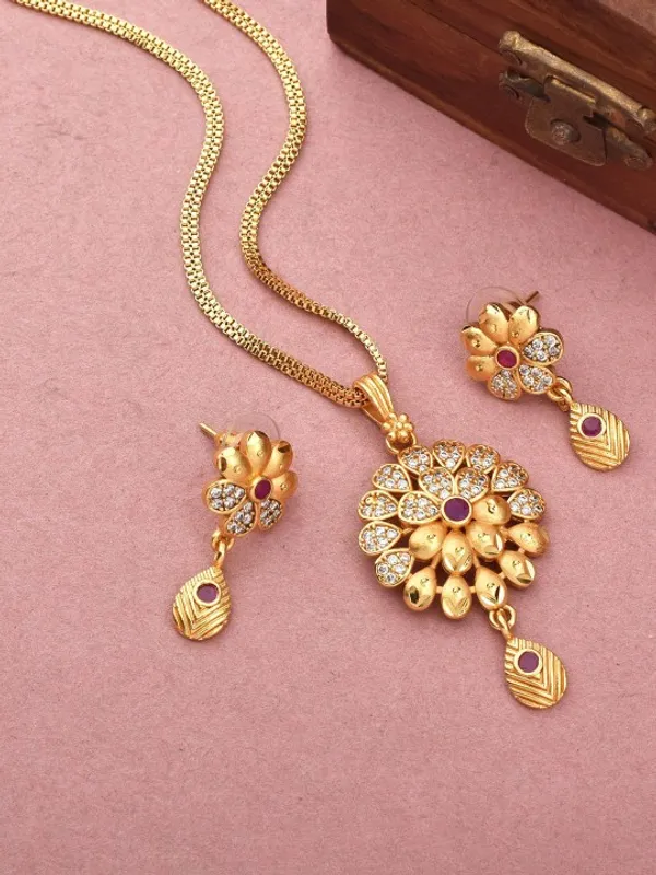 Gold-Plated_Cubic_Zirconia-Studded__Fancy_Flower_Pendent_Set