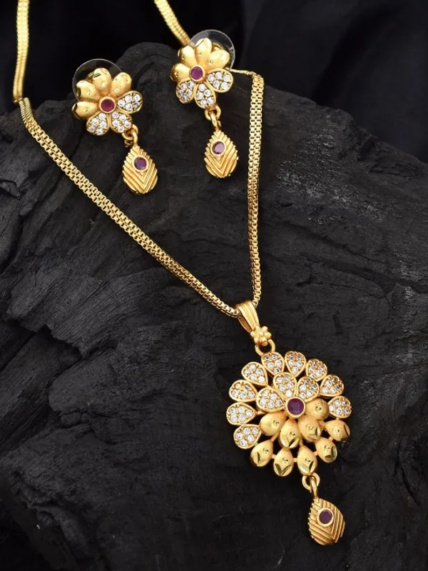 Gold-Plated_Cubic_Zirconia-Studded__Fancy_Flower_Pendent_Set