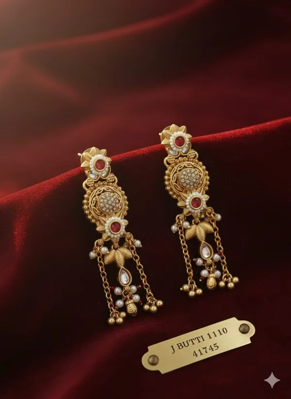 Seven_Star_Traditional_Gold-Plated_Kundan_Pearl_Drop_Earrings_With_Red_Stone