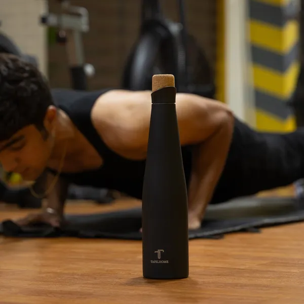 Matte_Black_Stainless_Steel_Water_Bottle_For_Unisex