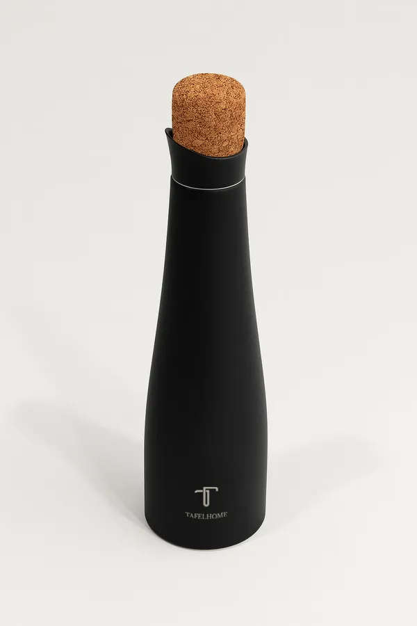 Matte_Black_Stainless_Steel_Water_Bottle_For_Unisex