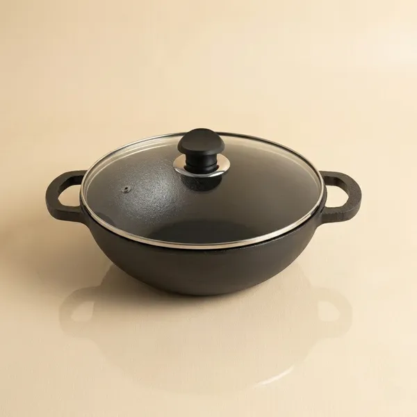 Black_Cast_Iron_Kadai_With_Lid_For_Kitchen_Use