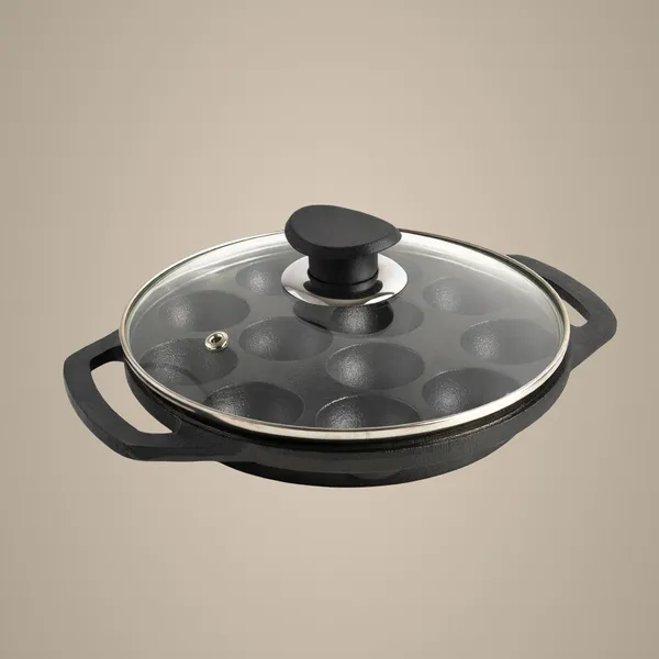 Black_Cast_Iron_Appam_Patra_With_Lid_For_Kitchen_Use