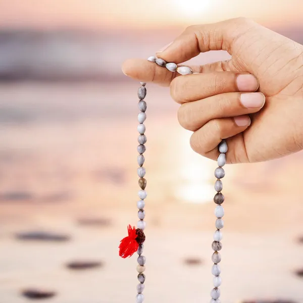 108+1_Beads_Vaijayanti_Mala_For_|Wearing||Japa||Meditation||Chanting||Puja|.(Off_White)