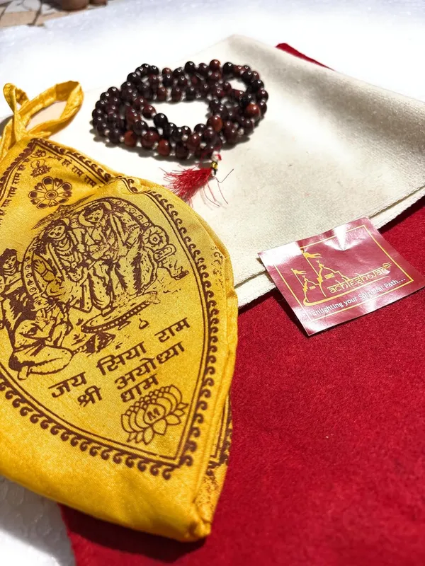 Premium_Meditation_Combo_Red,White_Woollen_Aasan_With_Singal_Gomukhi_&_Lal_Chandan_Mala/Perfect_Mat_For_Meditation_&_Prayers_Comfortable_On_Direct_Sitting_On_The_Ground_And_Worshiping.