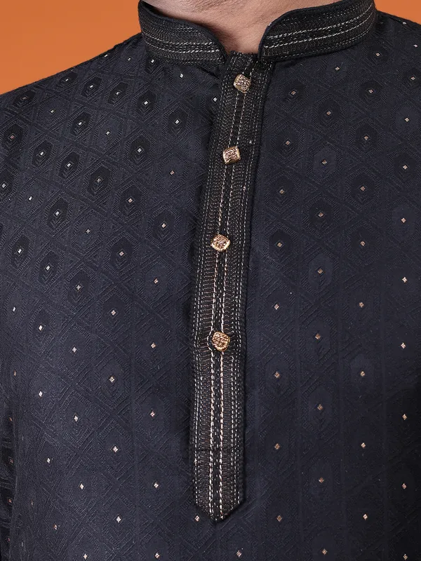 Mens_Cotton_Silk_Resham,Jari_with_Fancy_button_Kurta
