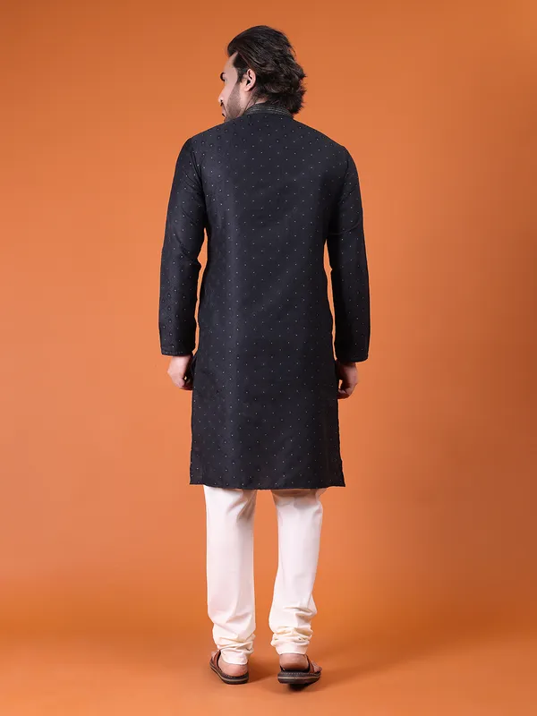 Mens_Cotton_Silk_Resham,Jari_with_Fancy_button_Kurta
