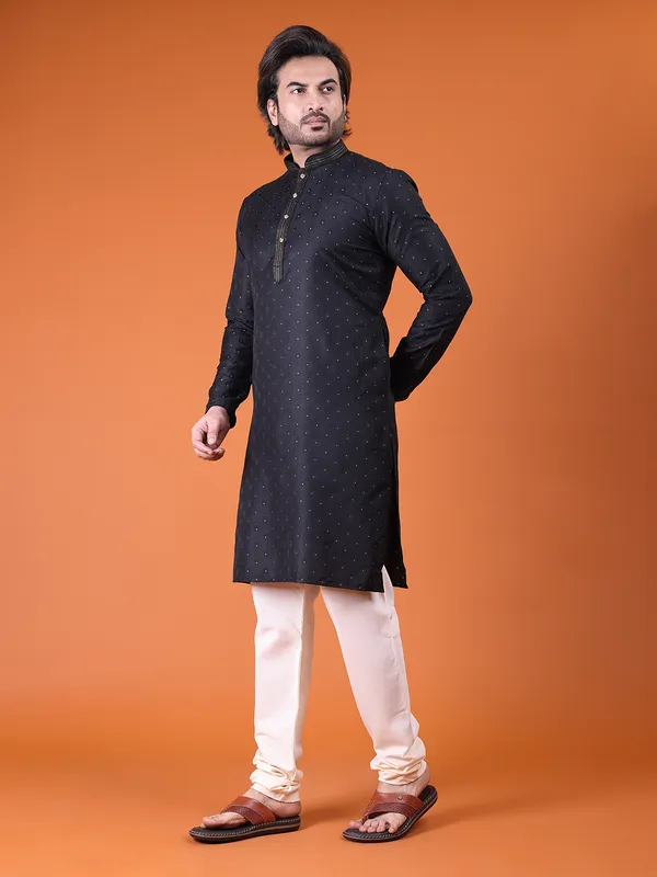 Mens_Cotton_Silk_Resham,Jari_with_Fancy_button_Kurta