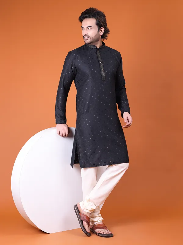 Mens_Cotton_Silk_Resham,Jari_with_Fancy_button_Kurta