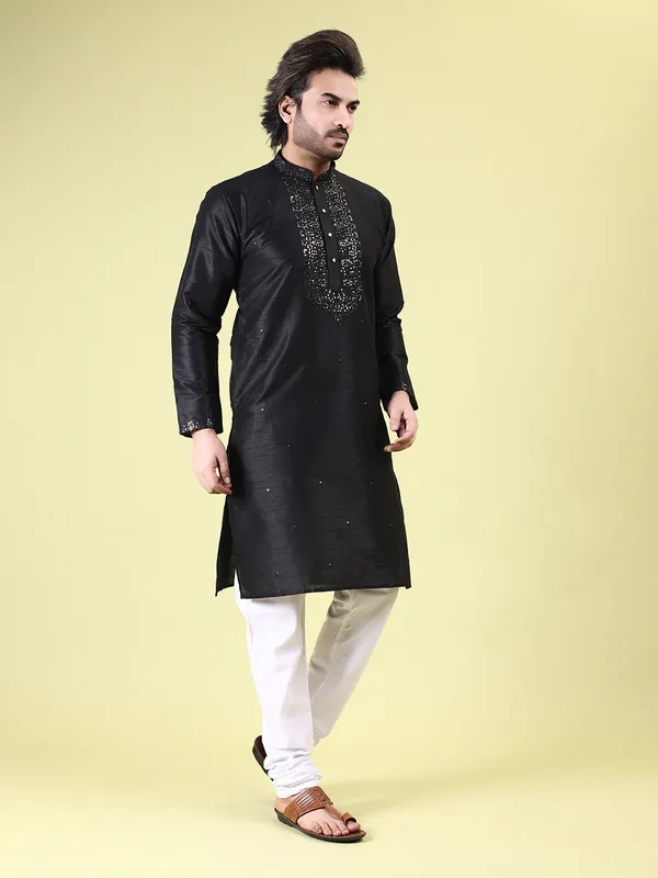 Mens_Art_Silk_Computer_Embroidary_with_Sequince_Work_Kurta
