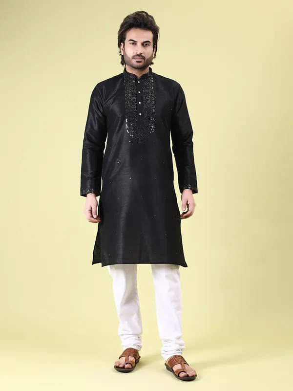 Mens_Art_Silk_Computer_Embroidary_with_Sequince_Work_Kurta