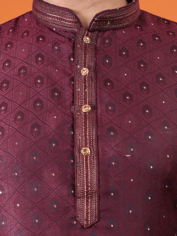 Mens_Cotton_Silk_Resham,Jari_with_Fancy_button_Kurta