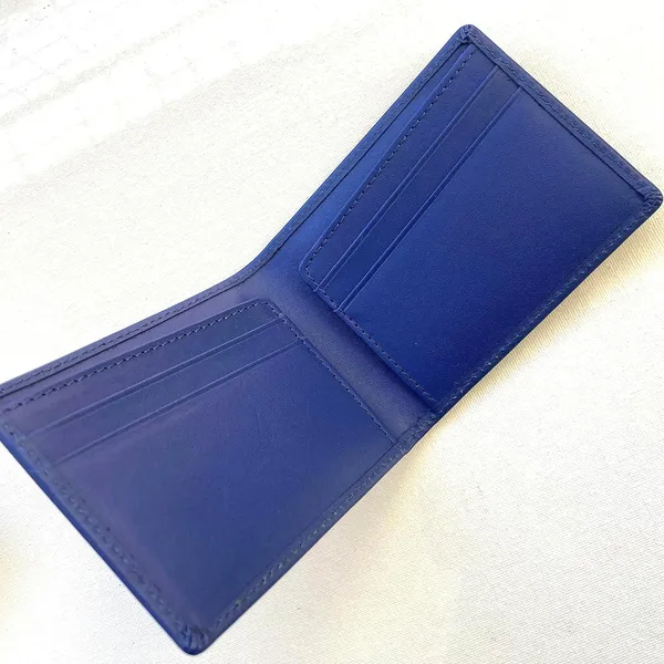 Minimalist_Wallet_Blue