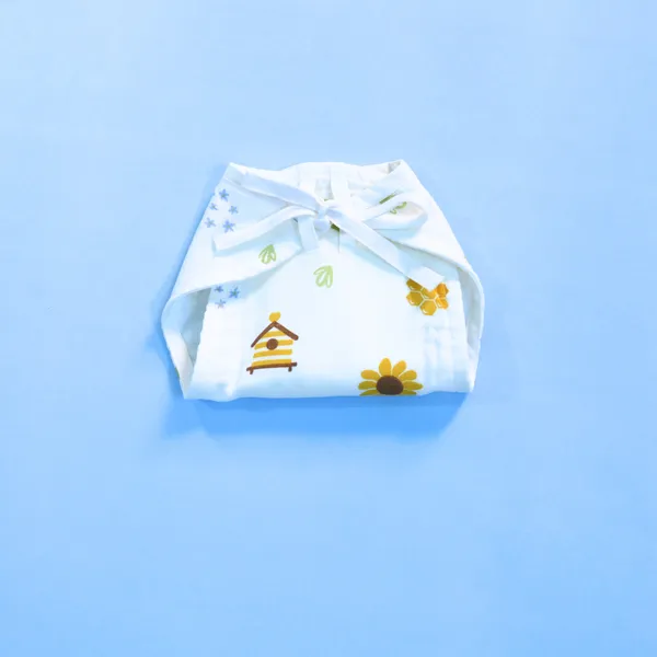 Anti-Bacterial_and_Soft_Material_Jhabla_&_Nappy_Set