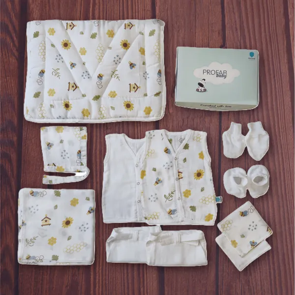 Beehive_Baby_shower_hamper