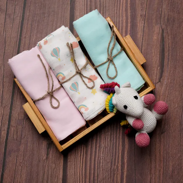 Aqua_Rainbow_Pink_Anti-Bacterial_and_Soft_Material_Swaddle