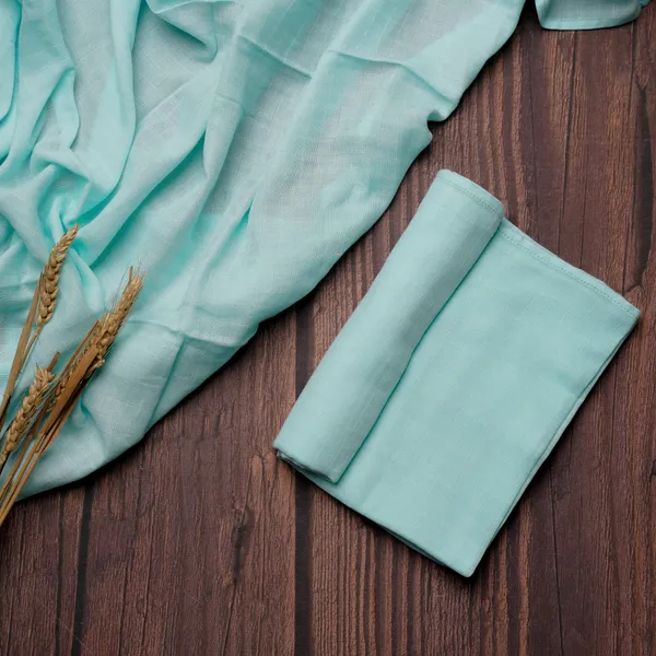 Aqua_Rainbow_Anti-Bacterial_and_Soft_Material_Swaddle