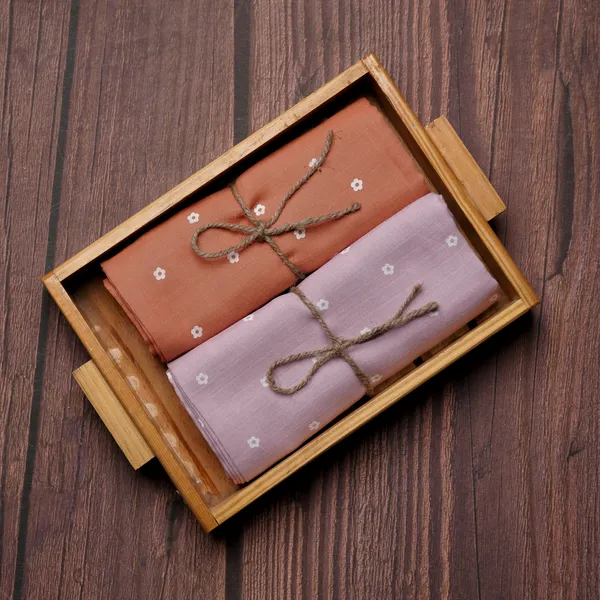 Carrot_Lilac_Anti-Bacterial_and_Soft_Material_Swaddle