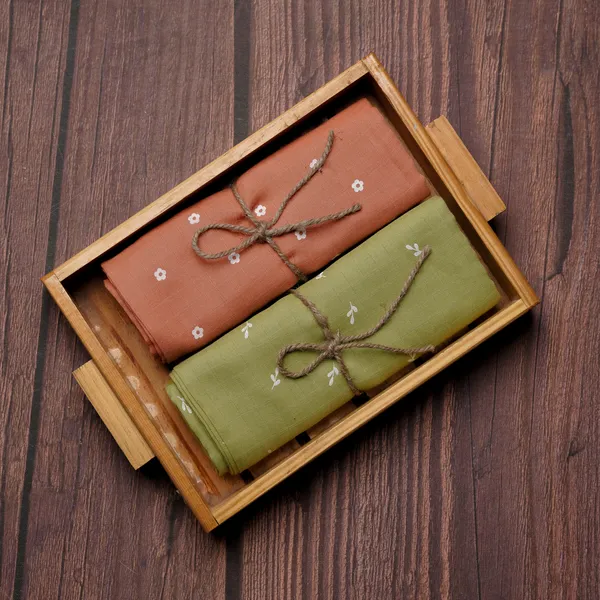 Carrot_Olive_Anti-Bacterial_and_Soft_Material_Swaddle