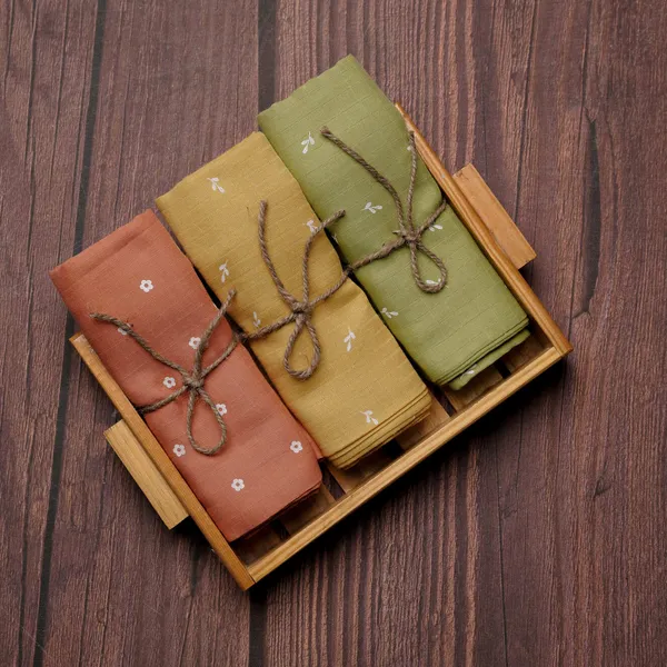 Mustard_Carrot_Olive_Anti-Bacterial_and_Soft_Material_Swaddle
