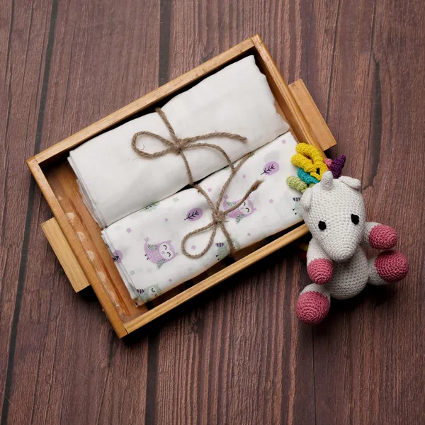 Owl_White_Anti-Bacterial_and_Soft_Material_Swaddle