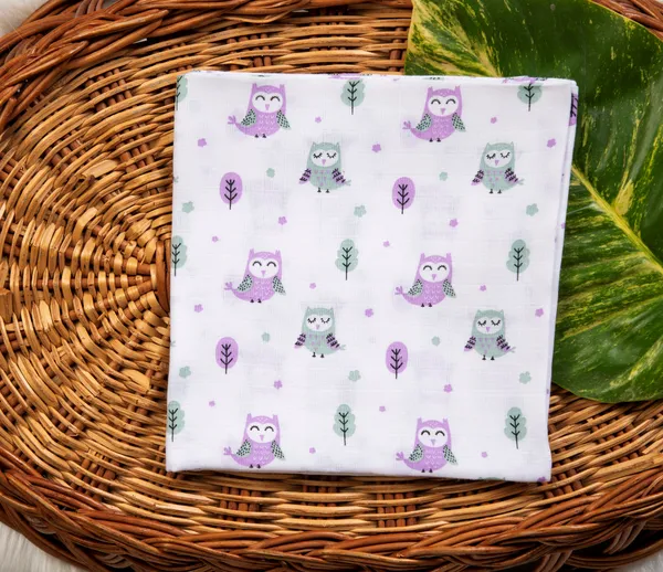 Owl_Anti-Bacterial_and_Soft_Material_Swaddle