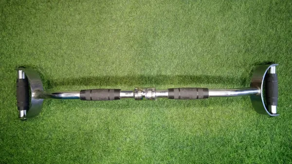 Chrome_With_Black_Rubber_Grips_Latpulldown_With_D_Handle