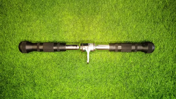 Chrome_Plates_With_Black_Rubber_Grips_Solid_Lat_Bar_(Revolving_Straight_Bar)