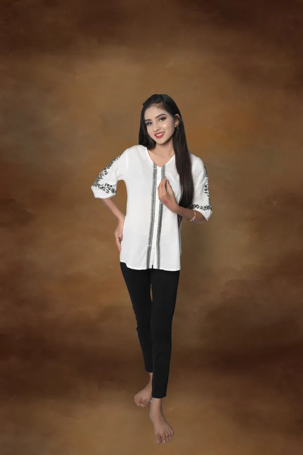 White_Cotton_Embroidered_Tunic_For_Women
