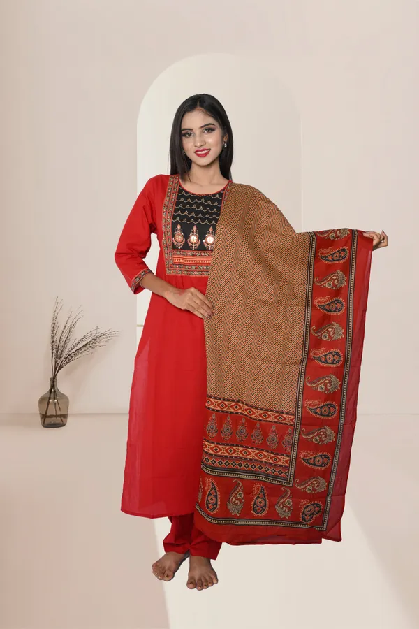 Red_Cotton_Printed_Salwar_Suit_For_Women