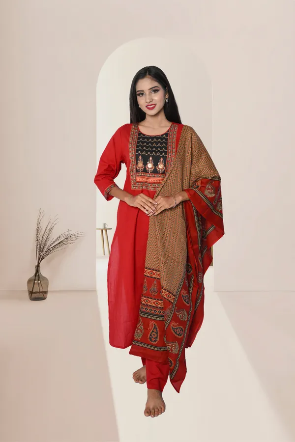 Red_Cotton_Printed_Salwar_Suit_For_Women