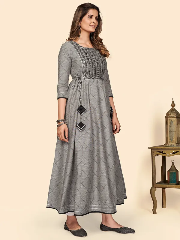 Grey_Embroidered_Anarkali_Cotton_Blend_Kurta_For_Women