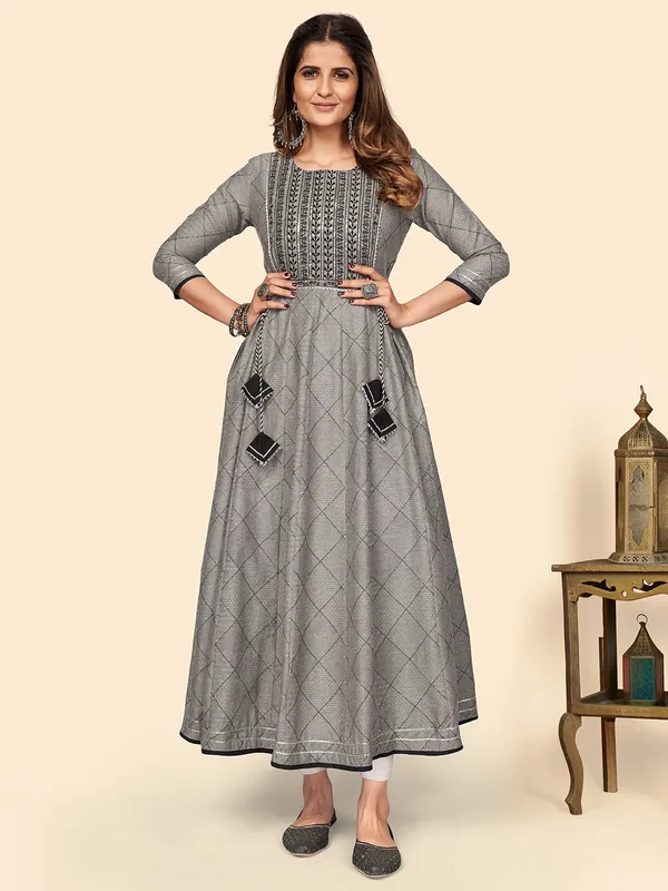 Grey_Embroidered_Anarkali_Cotton_Blend_Kurta_For_Women
