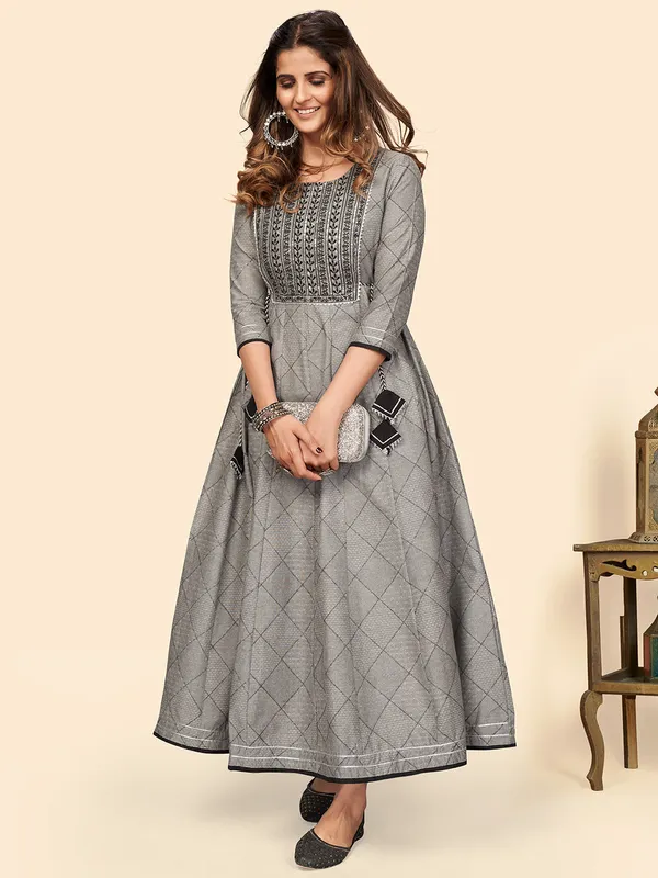 Grey_Embroidered_Anarkali_Cotton_Blend_Kurta_For_Women