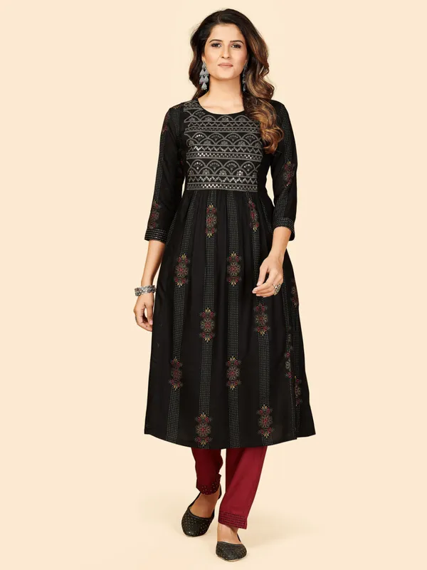 Black_Embroidered_Anarkali_Cotton_Kurta_For_Women