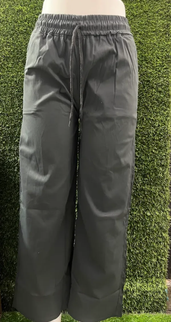 Dark_Grey_Breathable_Cotton_Straight_Fit_Pant_With_2_Pockets_For_Girls