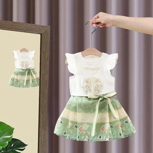 Green_Trendy_&_Comfortable_Skirt_Set_For_Girls
