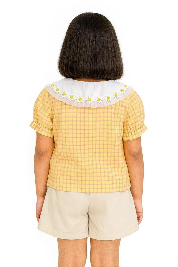 Yellow_Trendy_&_Comfortable_Daisy_Collar_Top_&_Shorts_Set_For_Girls