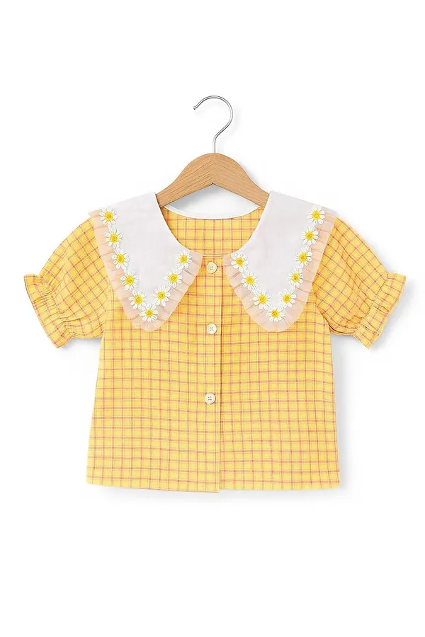 Yellow_Trendy_&_Comfortable_Daisy_Collar_Top_&_Shorts_Set_For_Girls